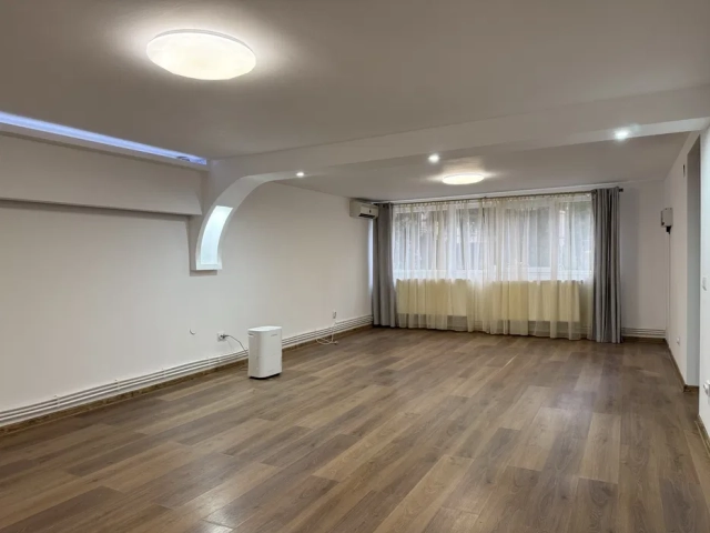 Spatiu comercial