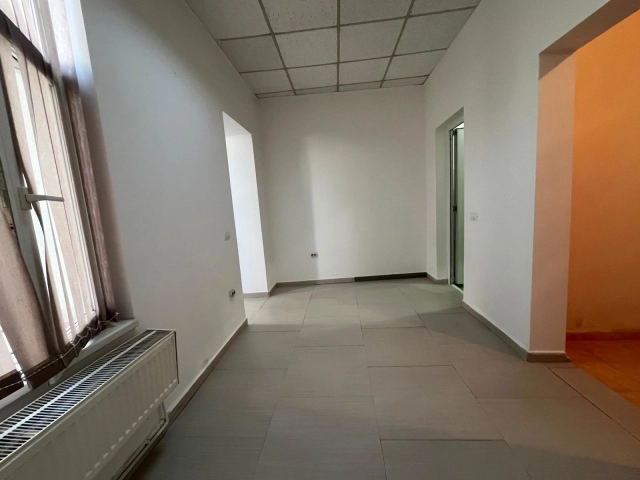 Spatiu comercial