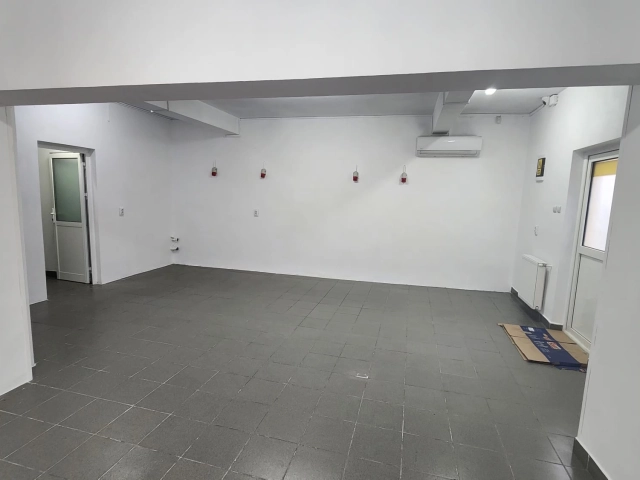 Spatiu comercial