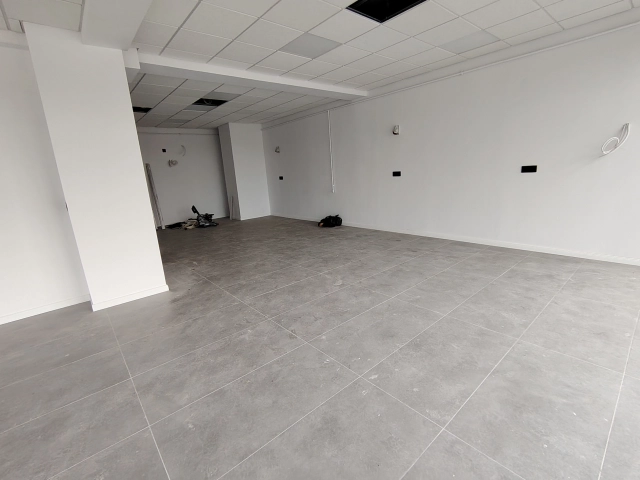 Spatiu comercial