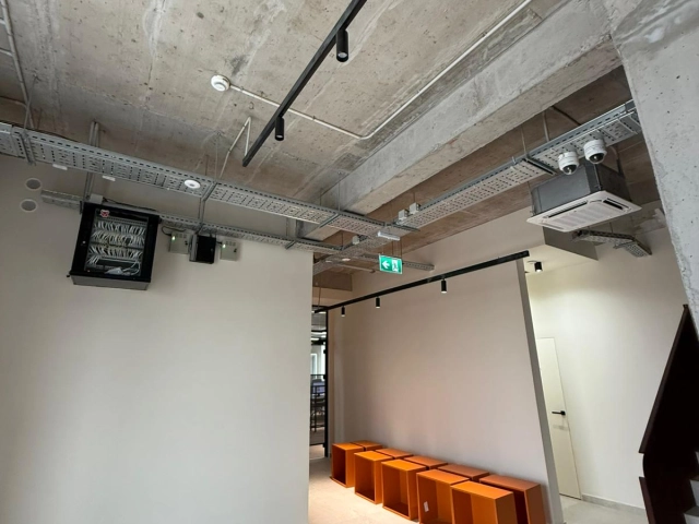 Spatiu comercial