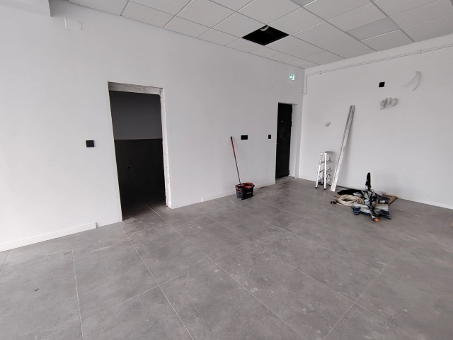 Spatiu comercial
