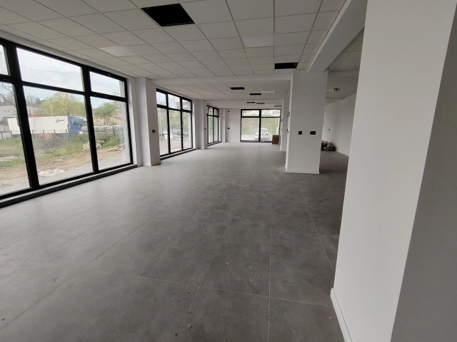 Spatiu comercial