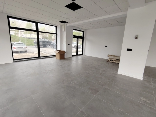 Spatiu comercial