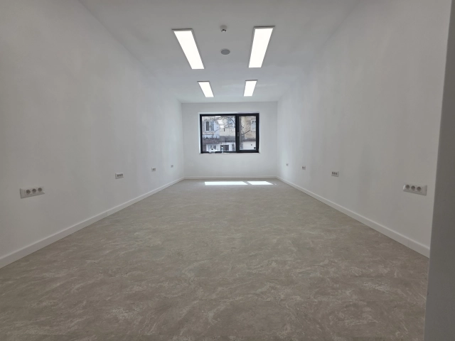Spatiu comercial