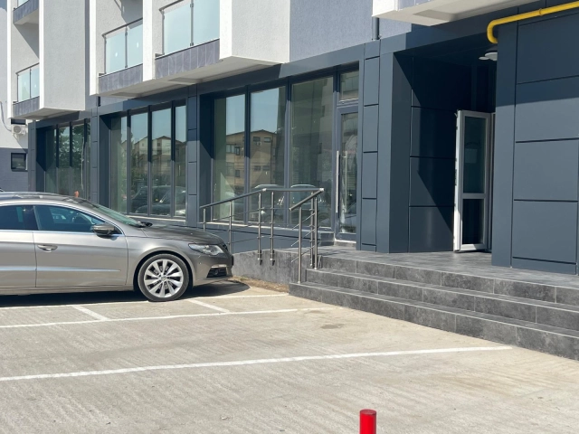 Spatiu comercial