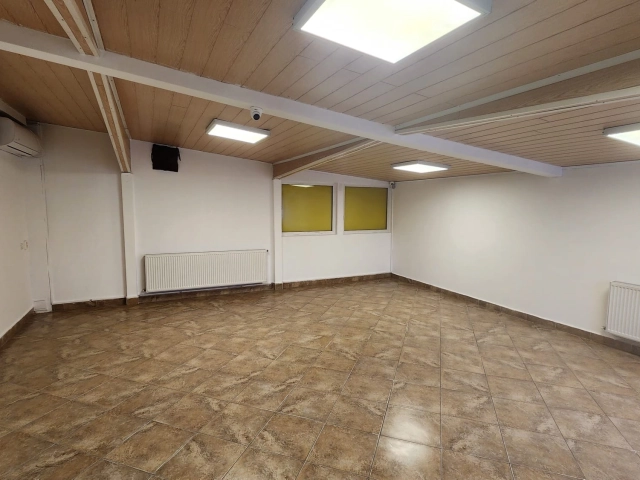 Spatiu comercial